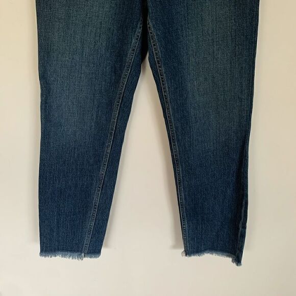 Current Elliott The Exposed Fly Vintage Crop Jean Fray Hem in Bermuda - Picture 5 of 12
